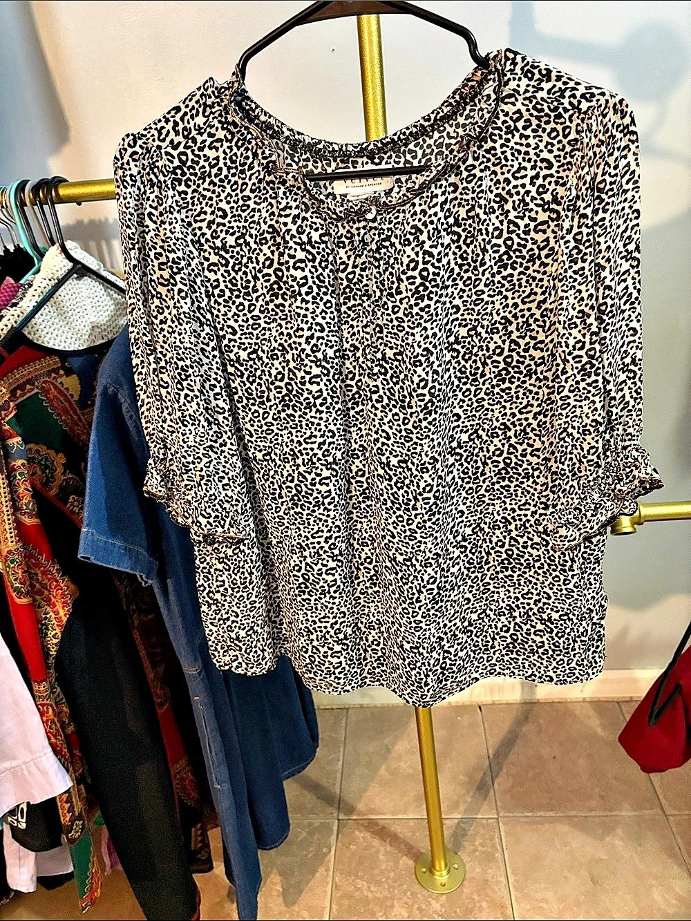 Velvet by Graham & Spencer Leopard Print Blouse in Brown & Black Size Medium